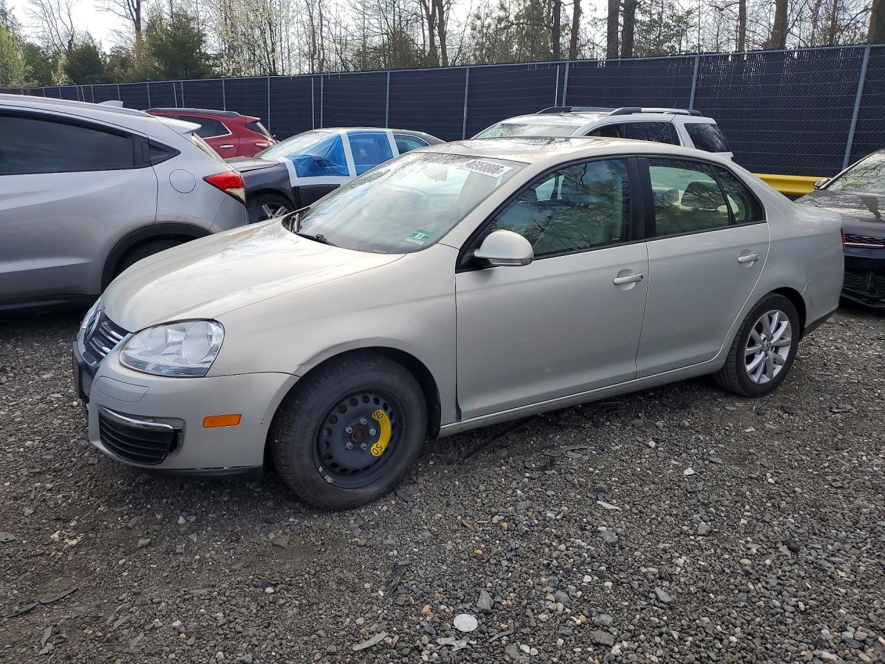 Salvage Volkswagen Jetta Image