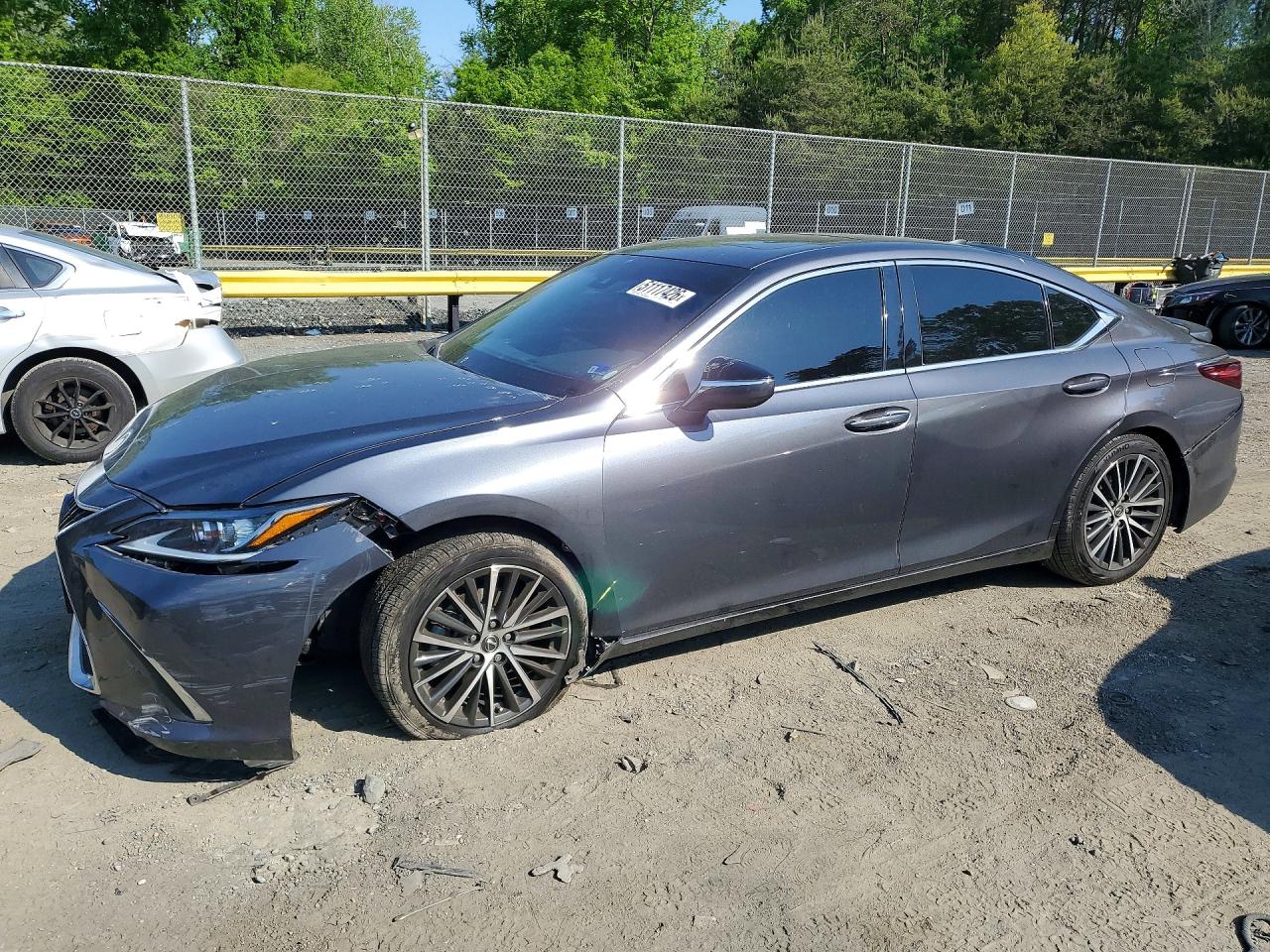 Salvage Lexus Es Image