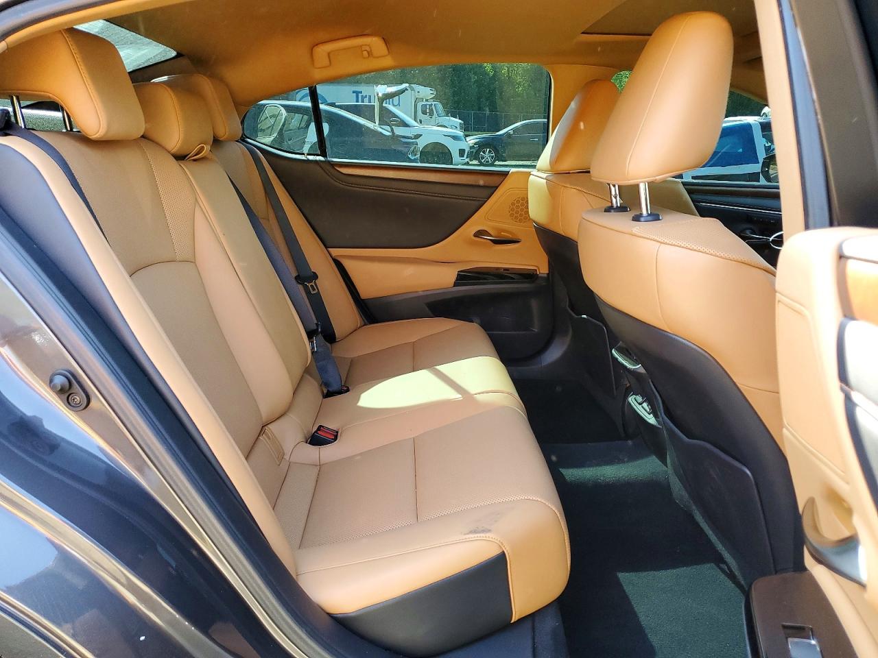 Lexus Es Base