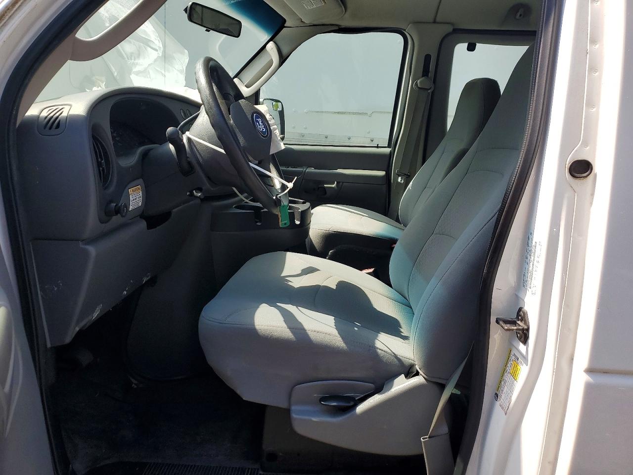 Ford Econoline E350 Super Duty Wagon