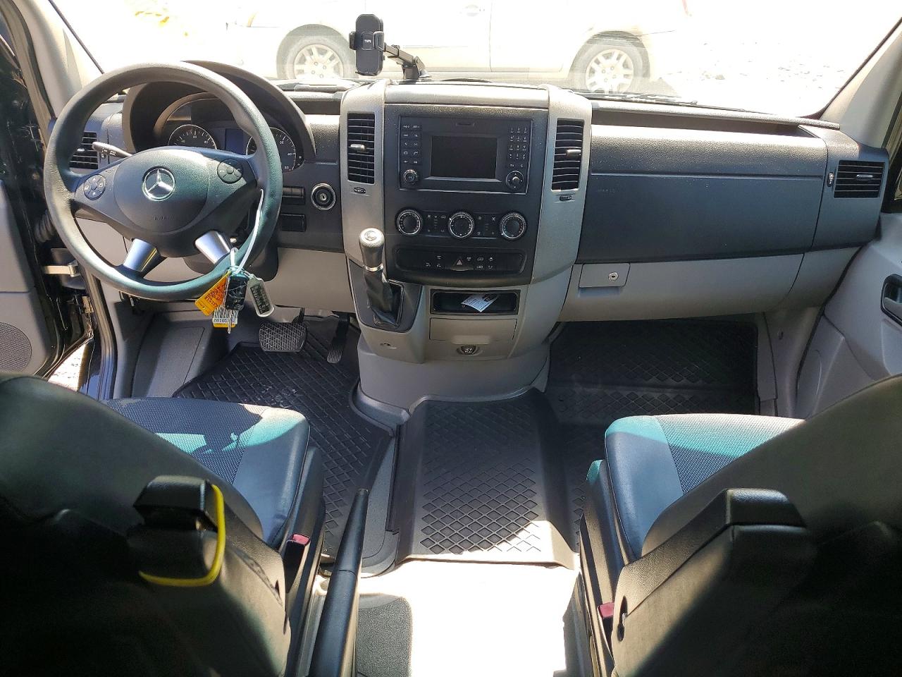 Mercedes-Benz Sprinter 2500