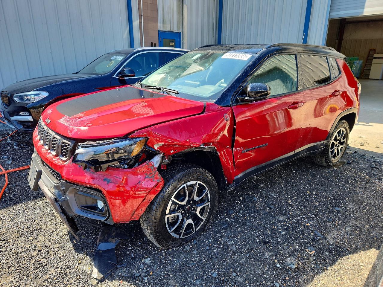 Salvage Jeep Compass Image