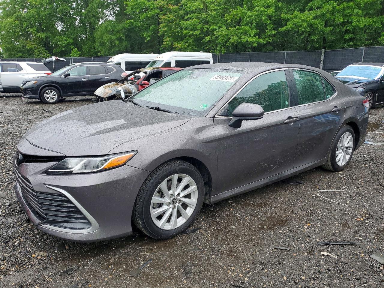 Salvage Toyota Camry Image
