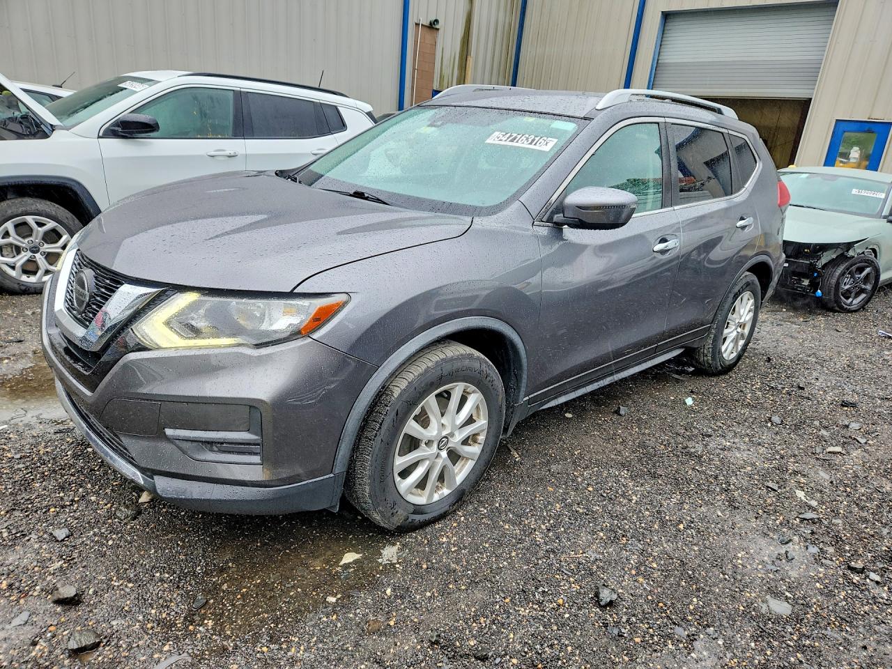 Salvage Nissan Rogue Image