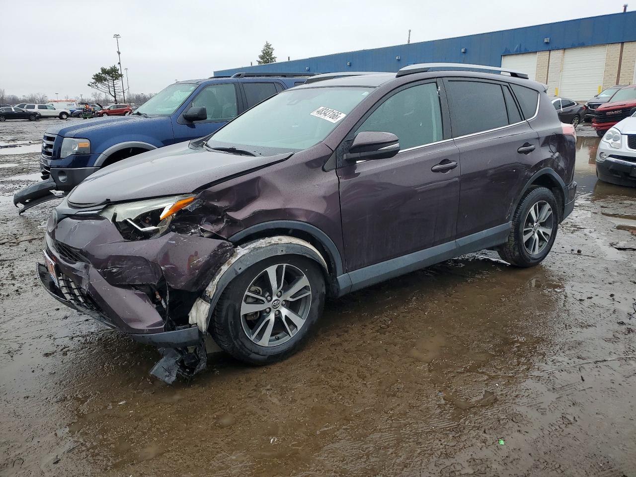 Salvage Toyota RAV4 Image