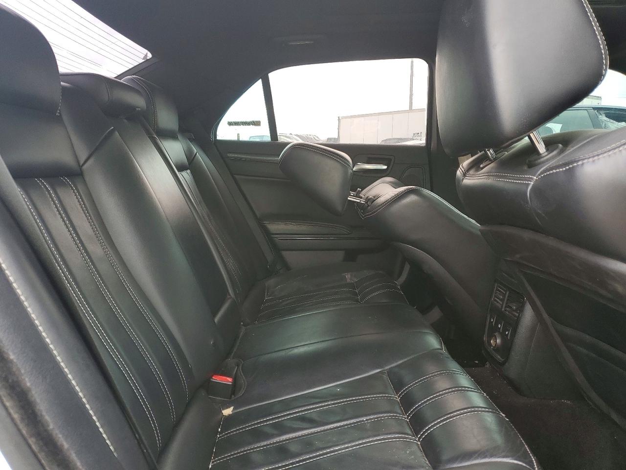 Chrysler 300 S