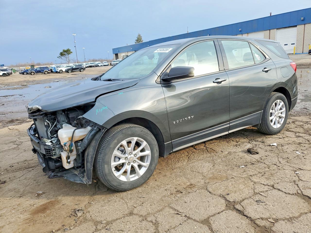 Salvage Chevrolet Equinox Image