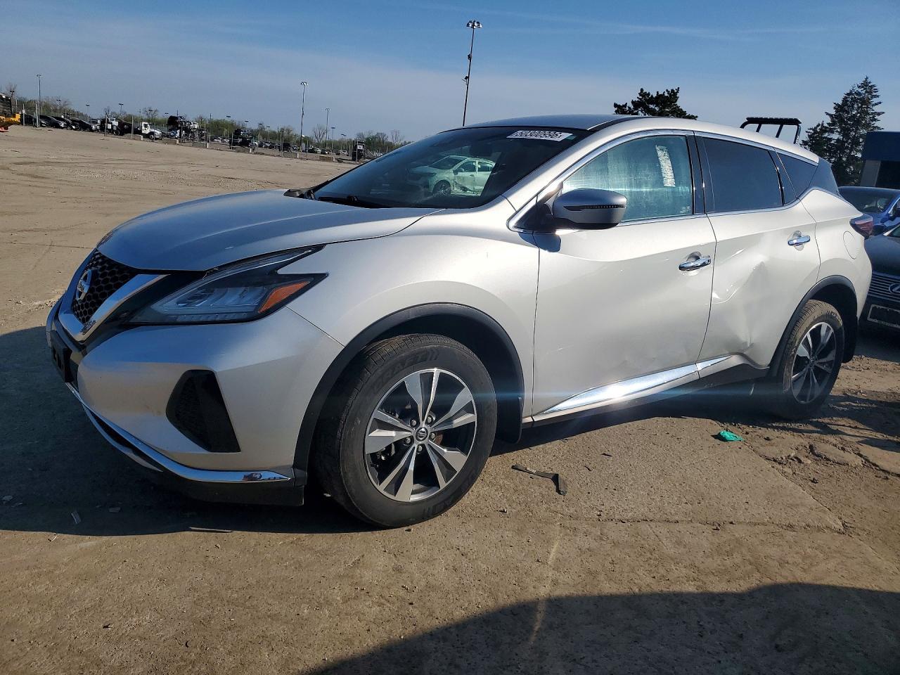 Salvage Nissan Murano Image