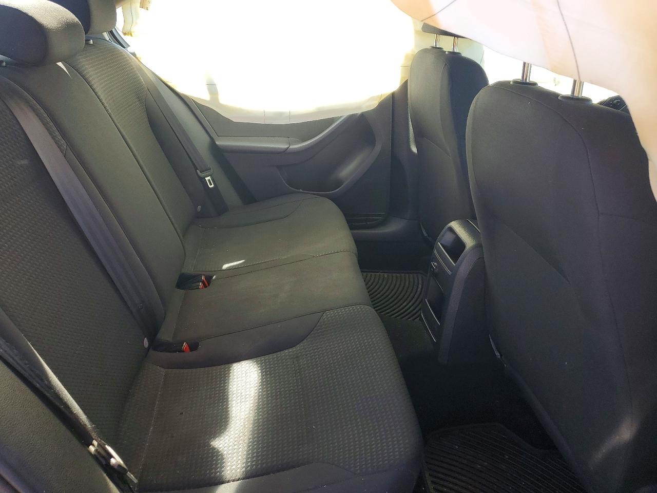 Volkswagen Jetta Base