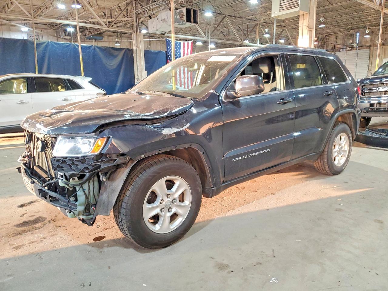 Salvage Jeep Cherokee Image