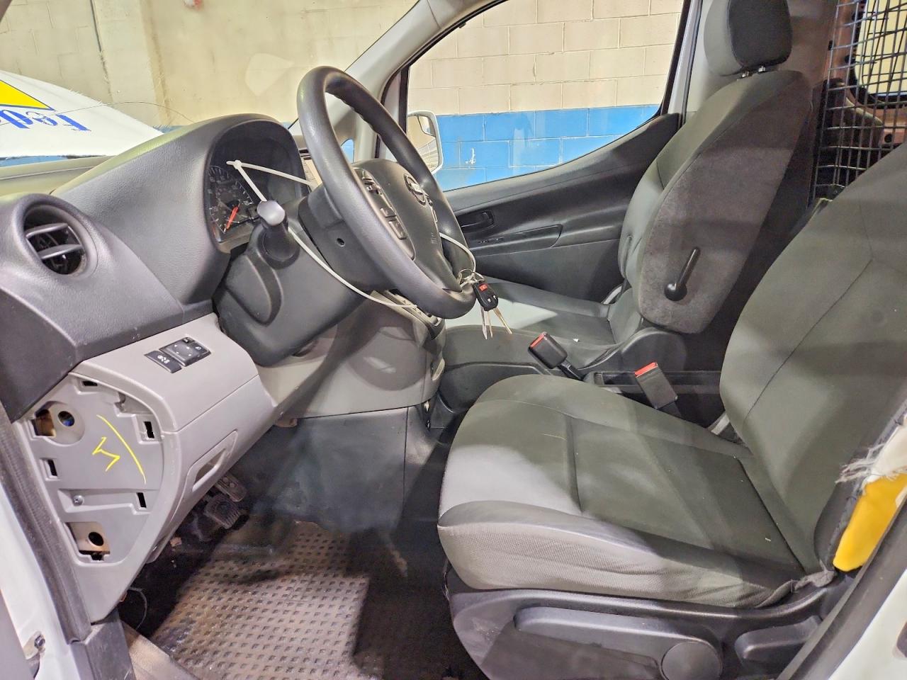Nissan Nv