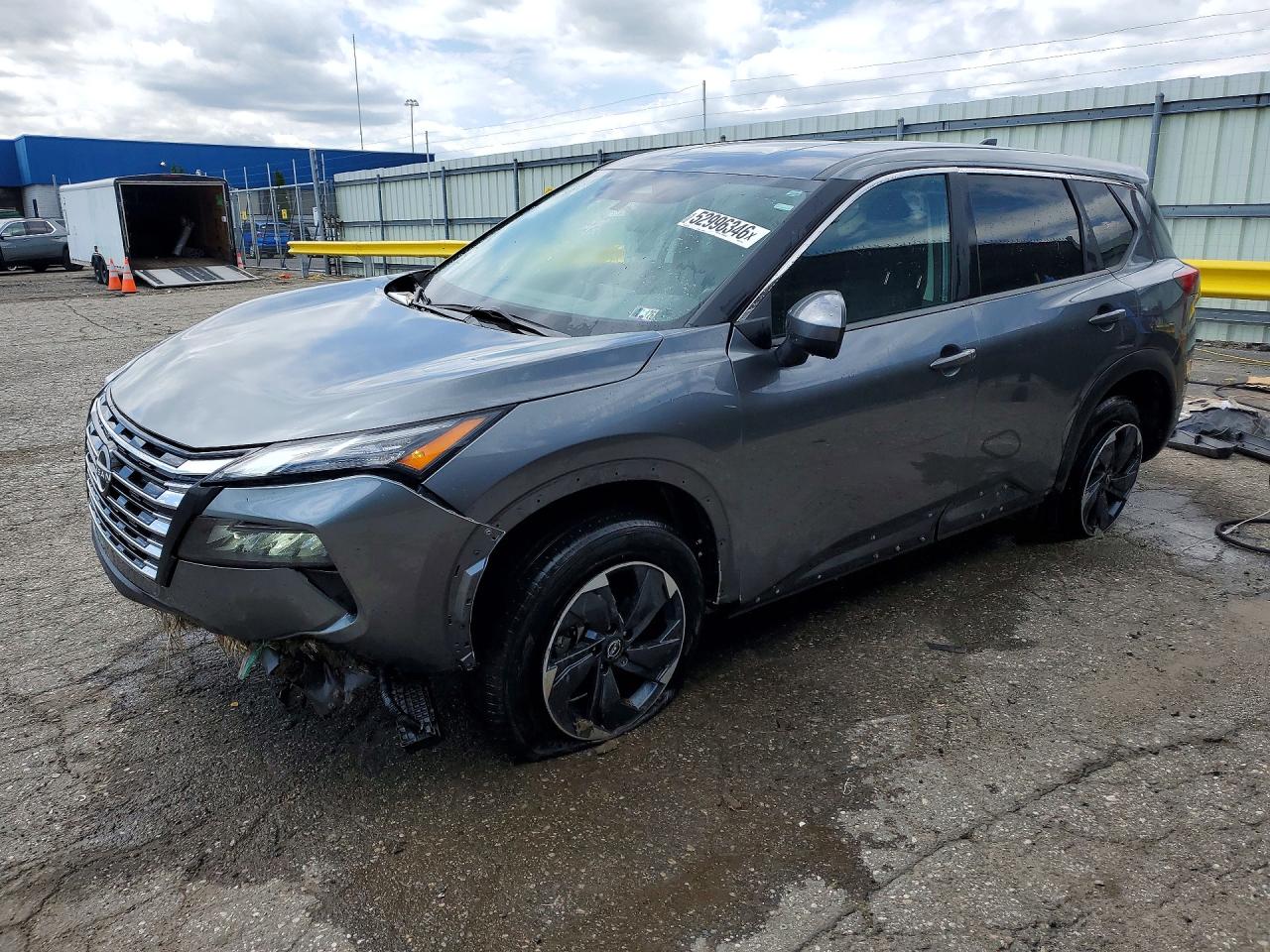Salvage Nissan Rogue Image