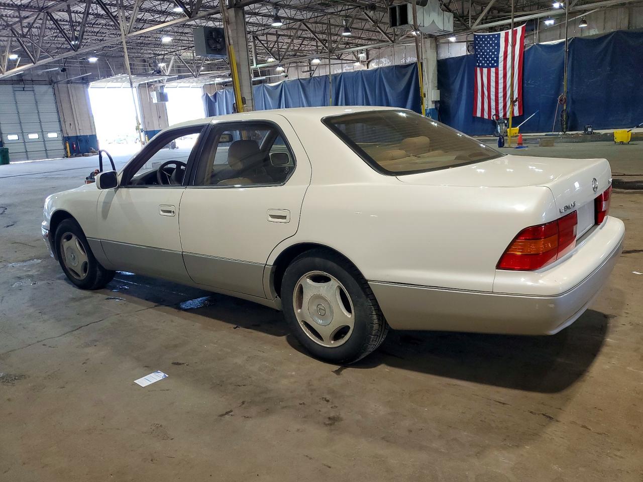 Lexus LS 400
