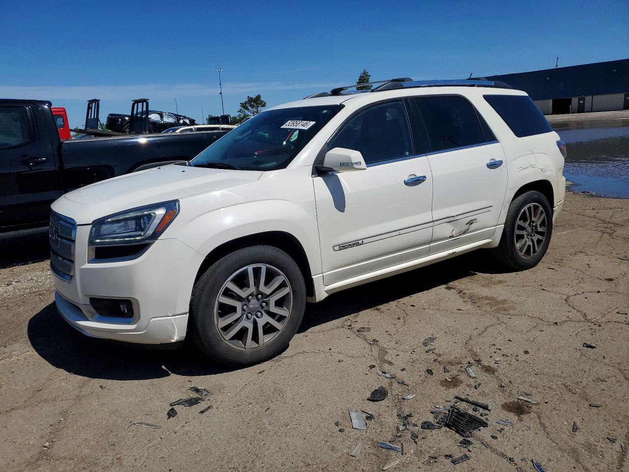 Salvage GMC Acadia Image