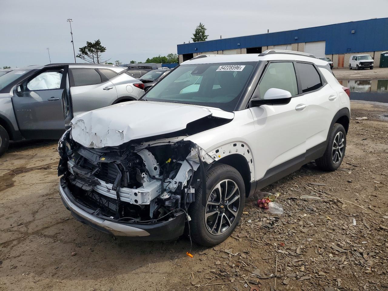Salvage Chevrolet Trailblaze Image