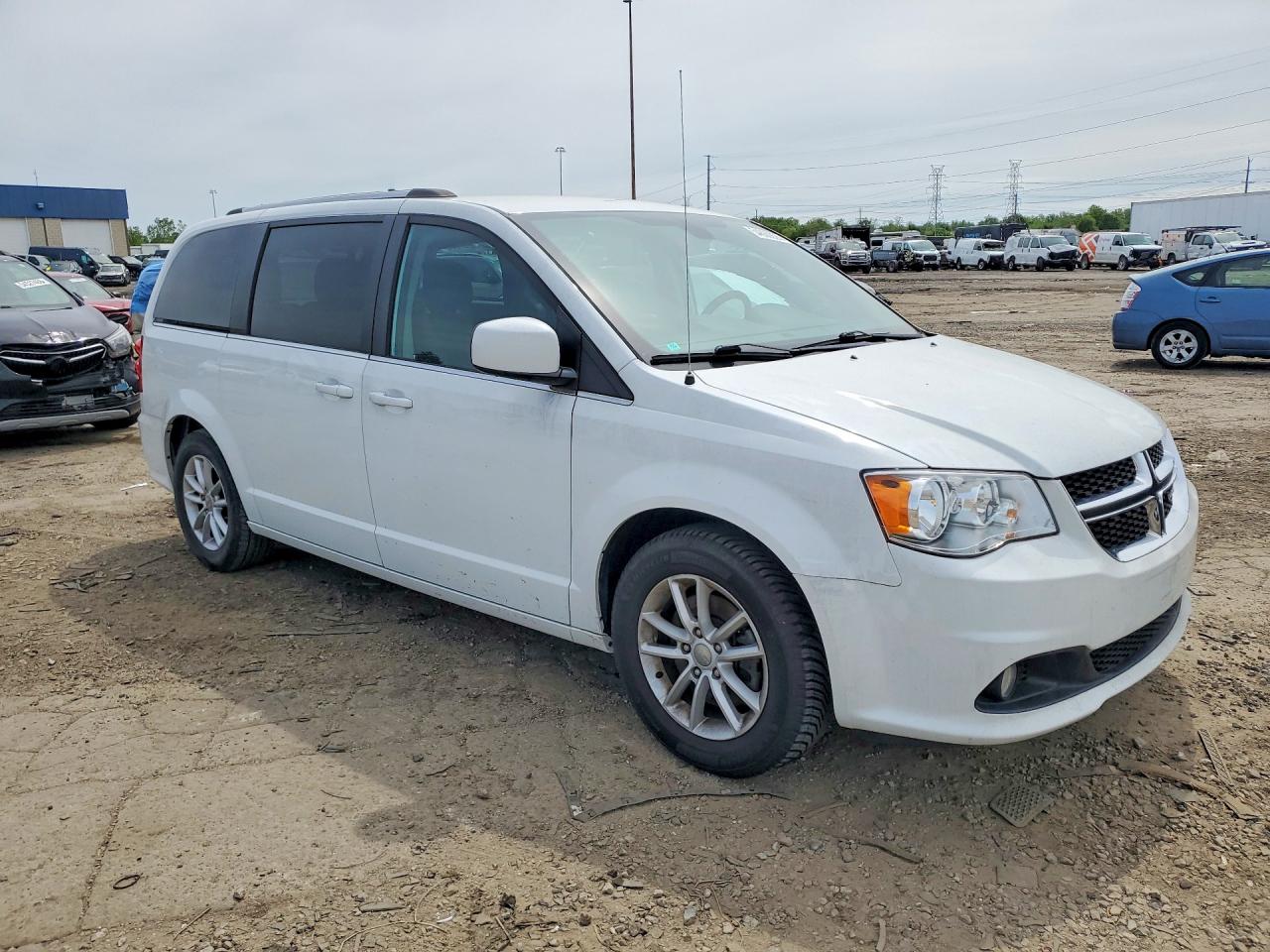 Dodge Caravan Sxt