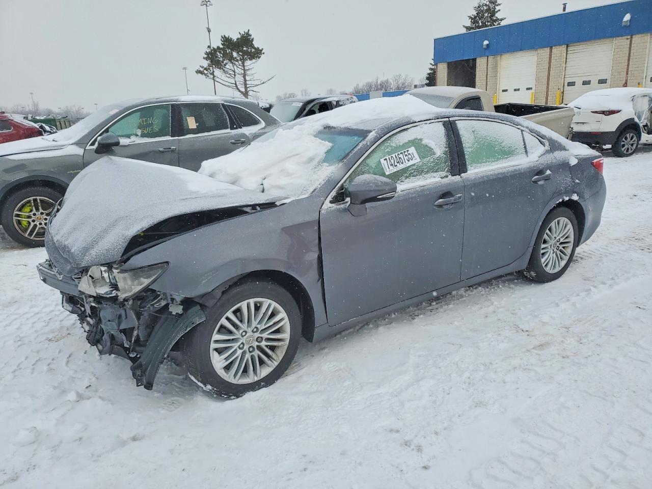 Salvage Lexus Es Image