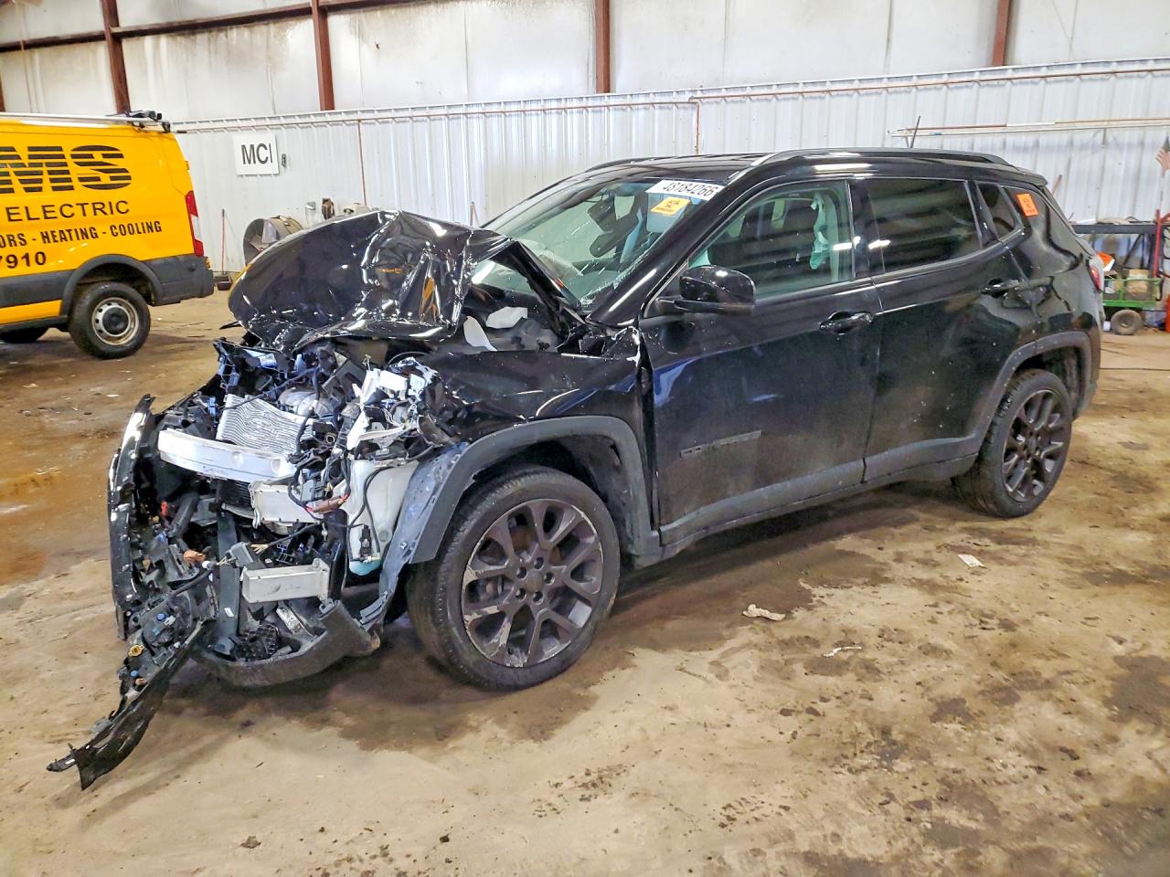 Salvage Jeep Compass Image