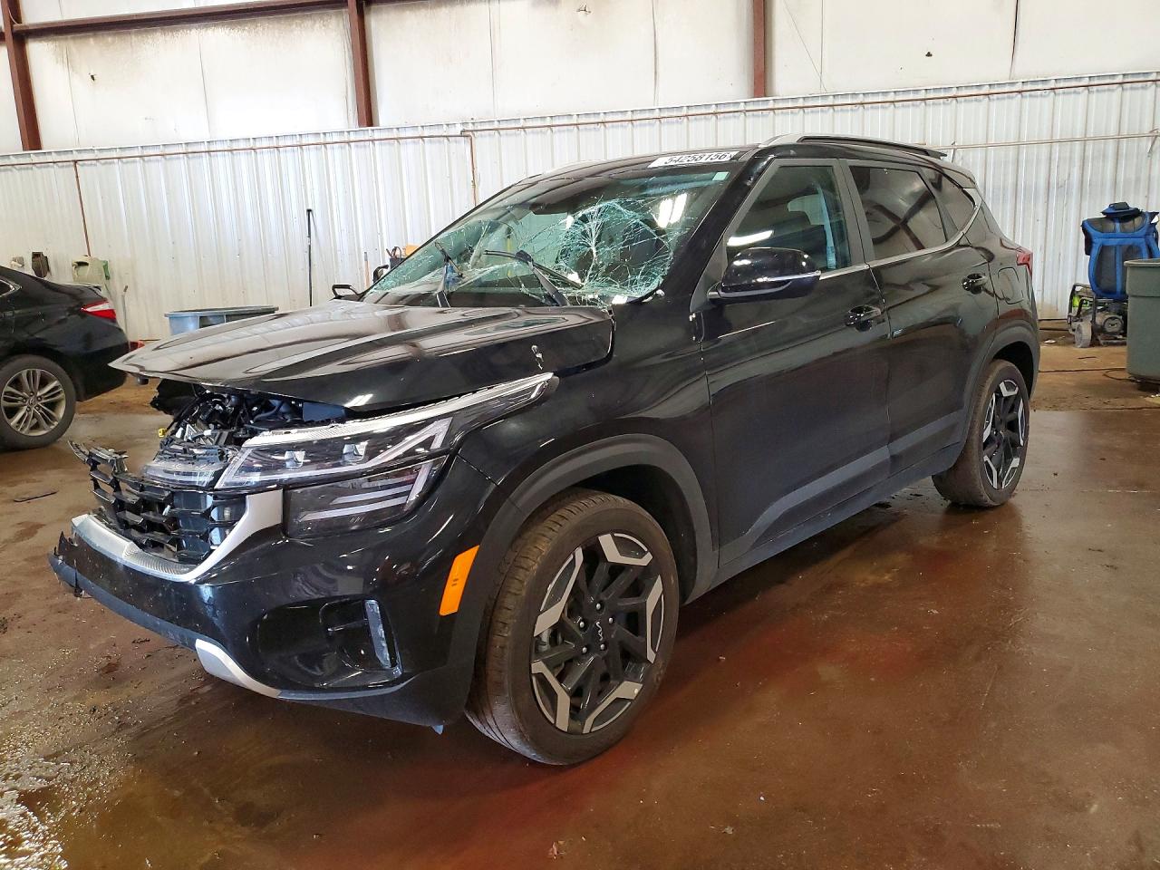 Salvage Kia Seltos Image