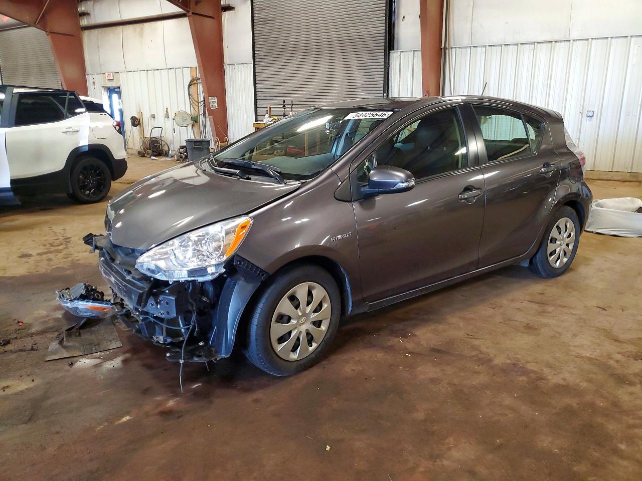 Salvage Toyota Prius Image