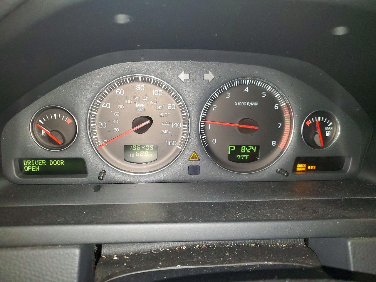 Volvo XC90 V8
