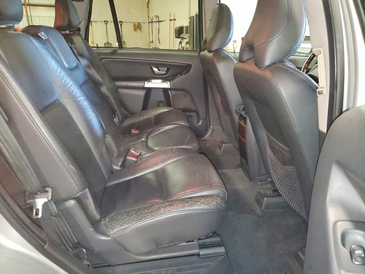 Volvo XC90 V8