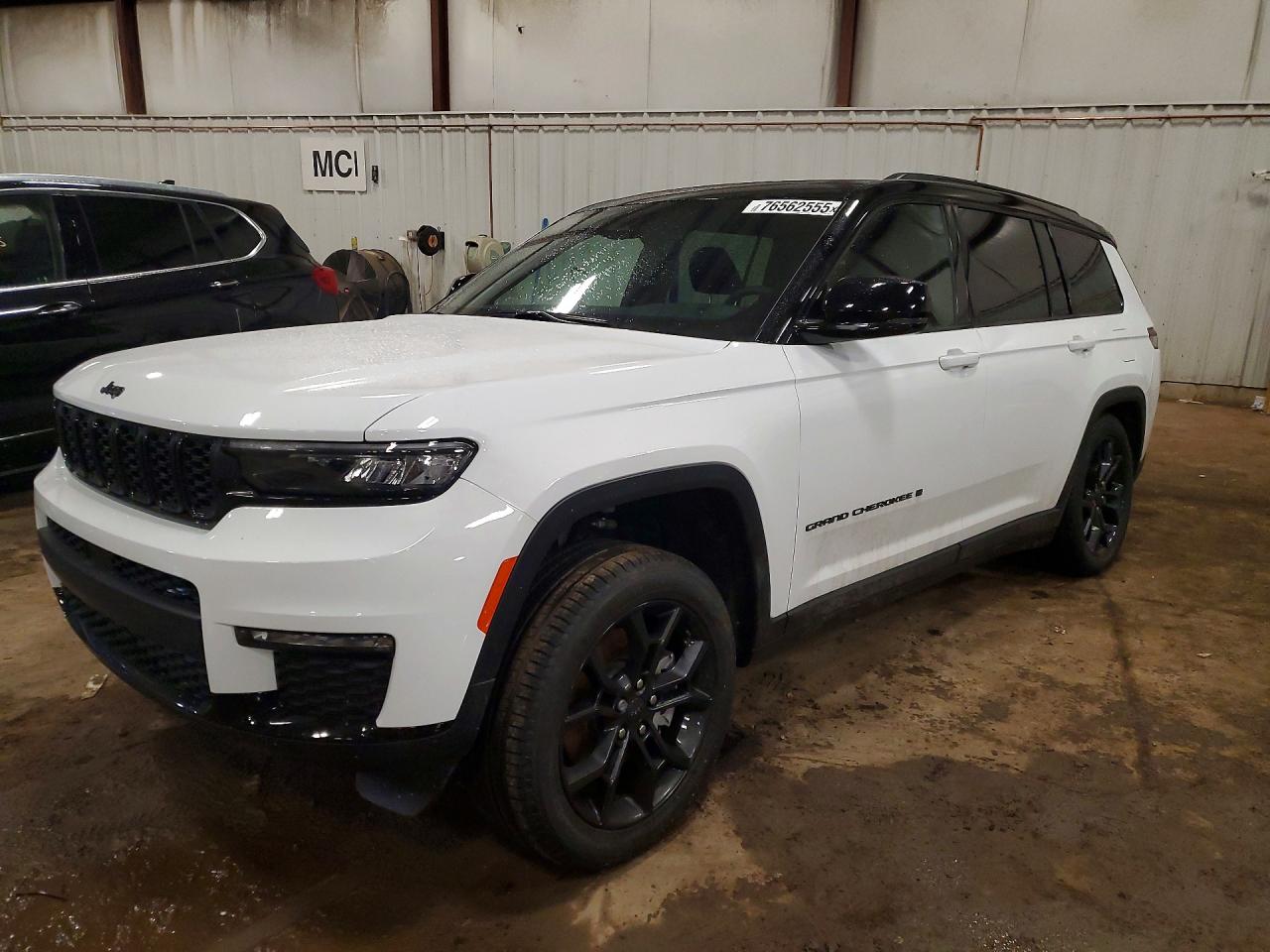 Salvage Jeep Grand Cherokee Image