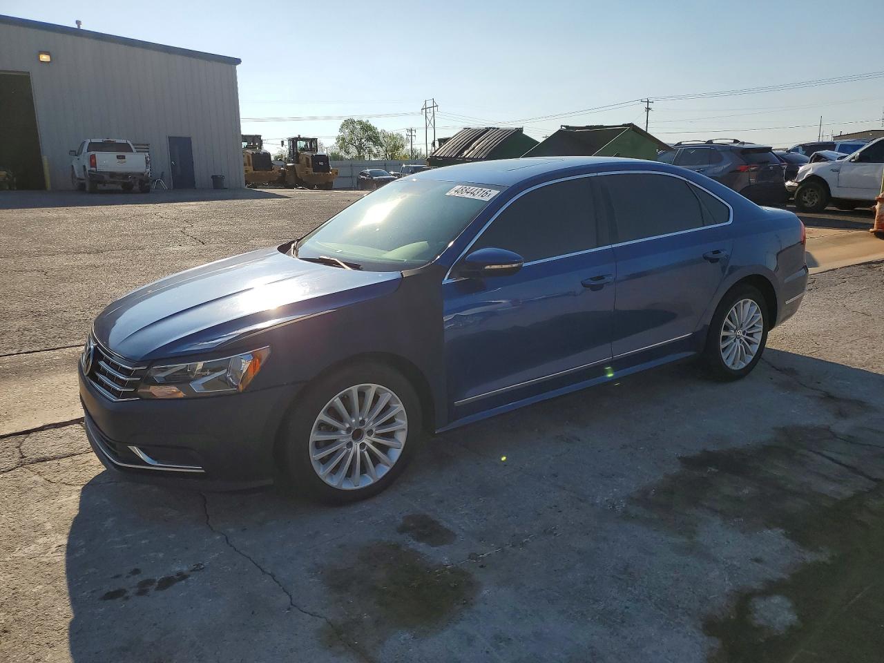 Salvage Volkswagen Passat Image