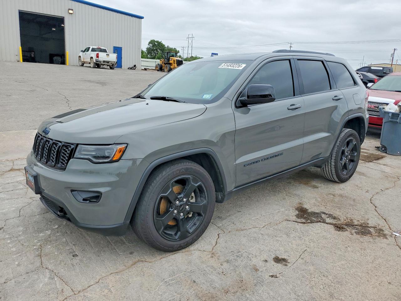 Salvage Jeep Cherokee Image