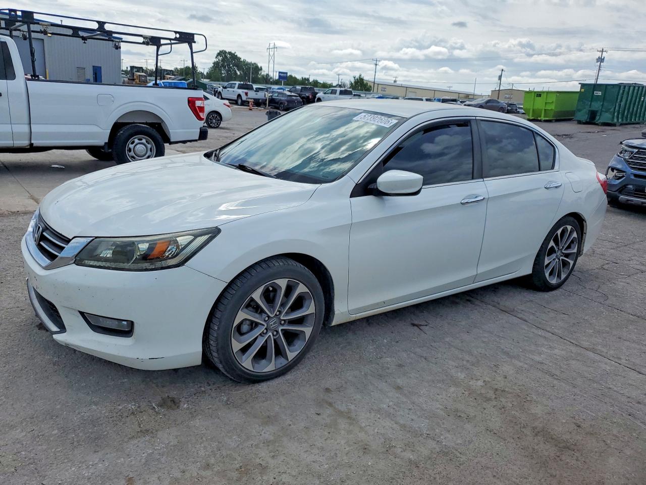 Salvage Honda Accord Image