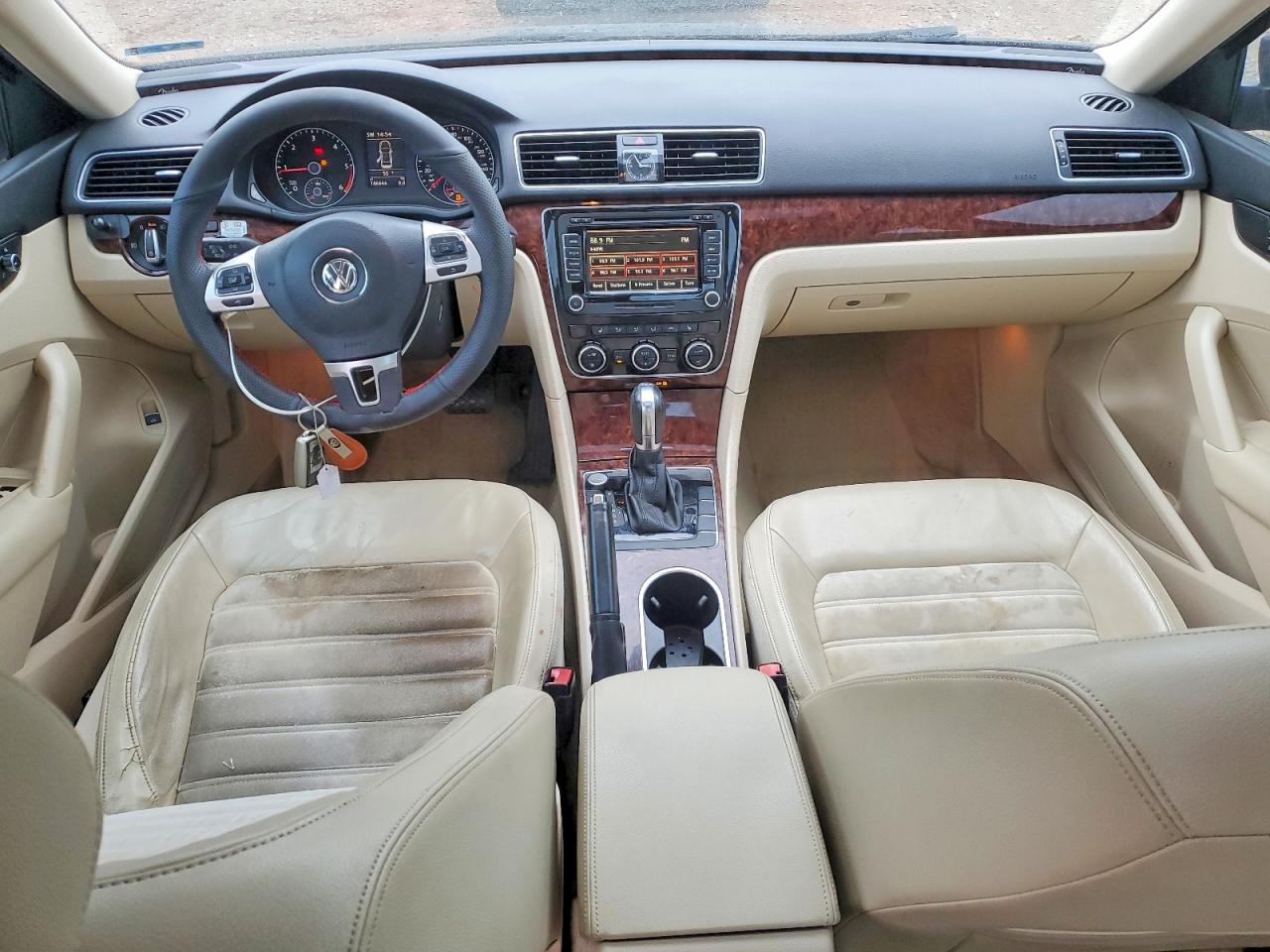 Volkswagen Passat Sel