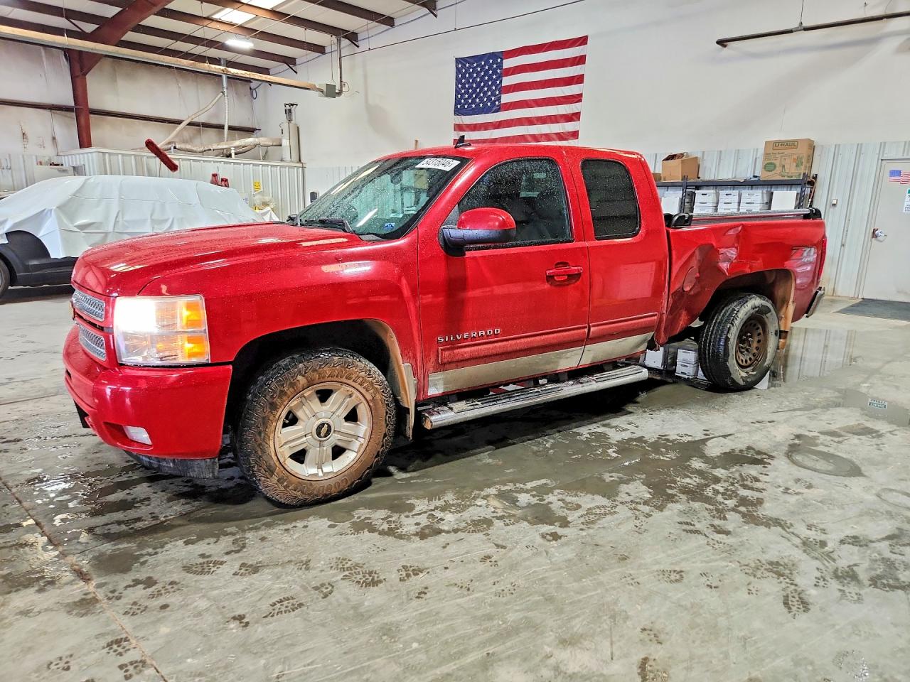 Salvage Chevrolet Silverado Image