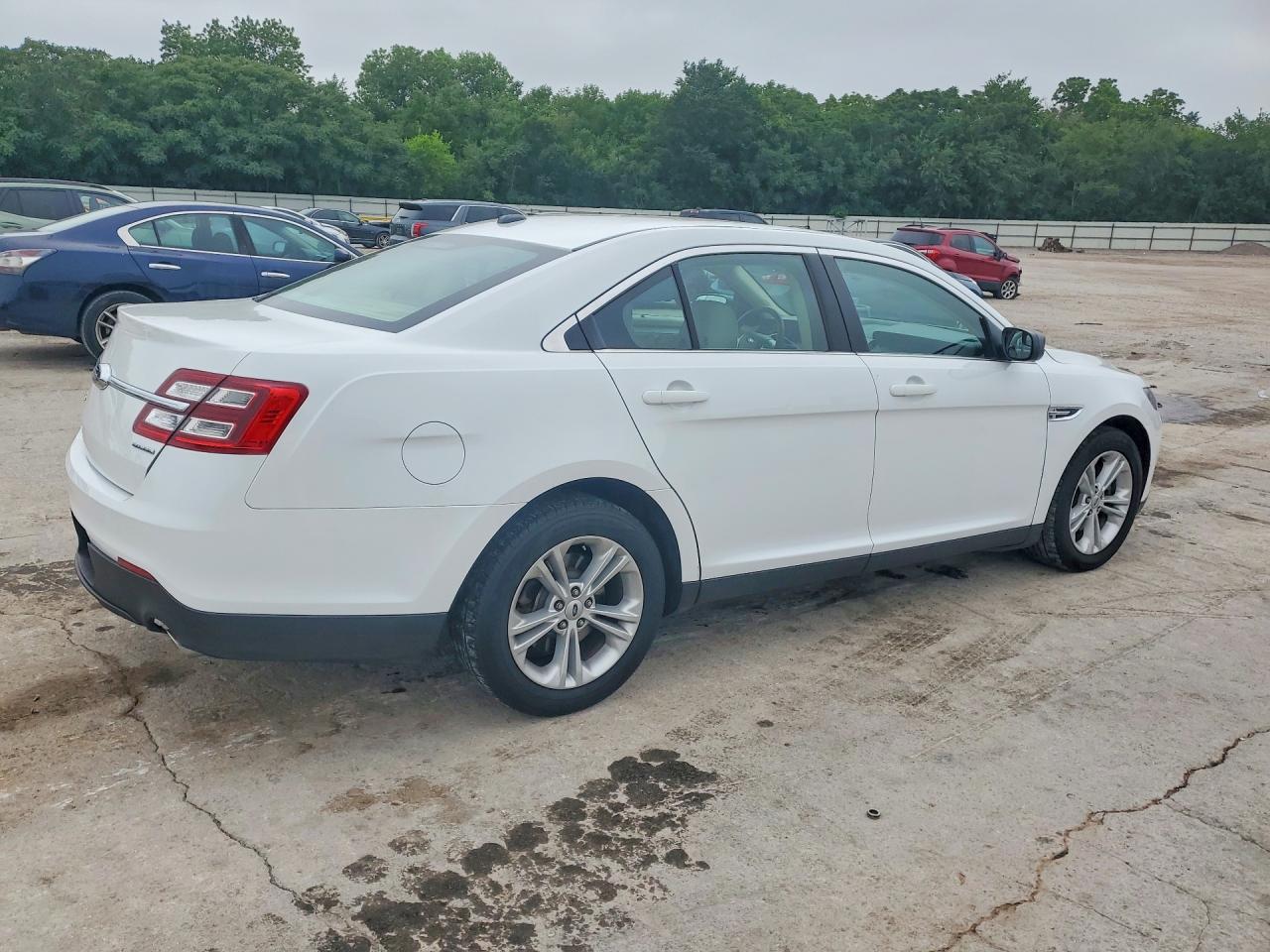Ford Taurus Se