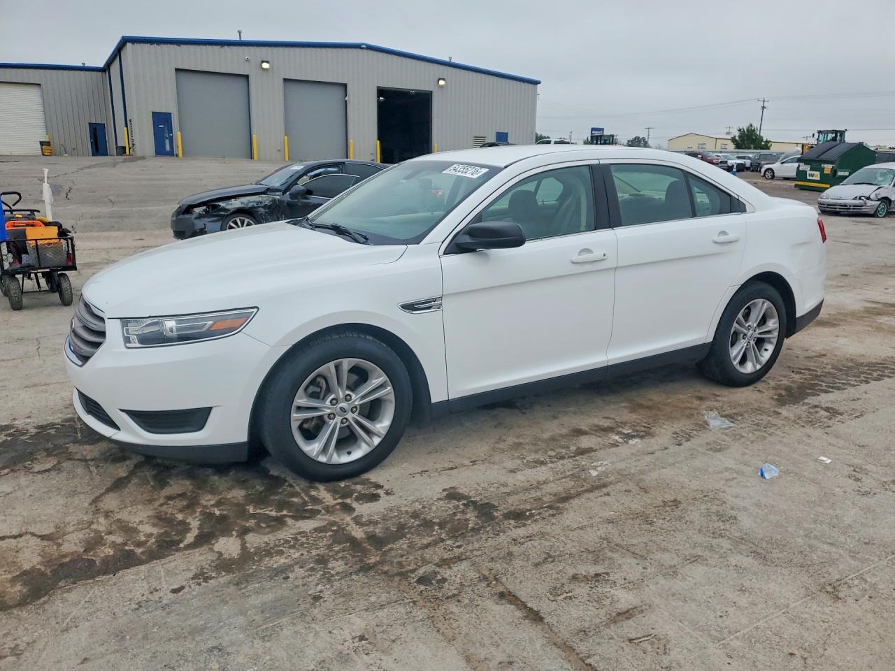 Salvage Ford Taurus Image