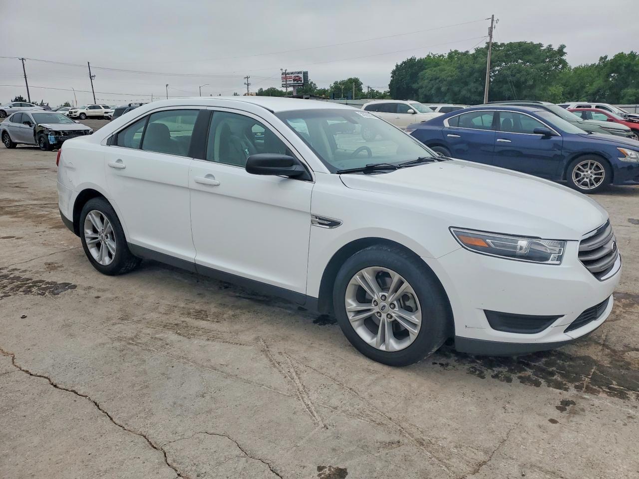 Ford Taurus Se