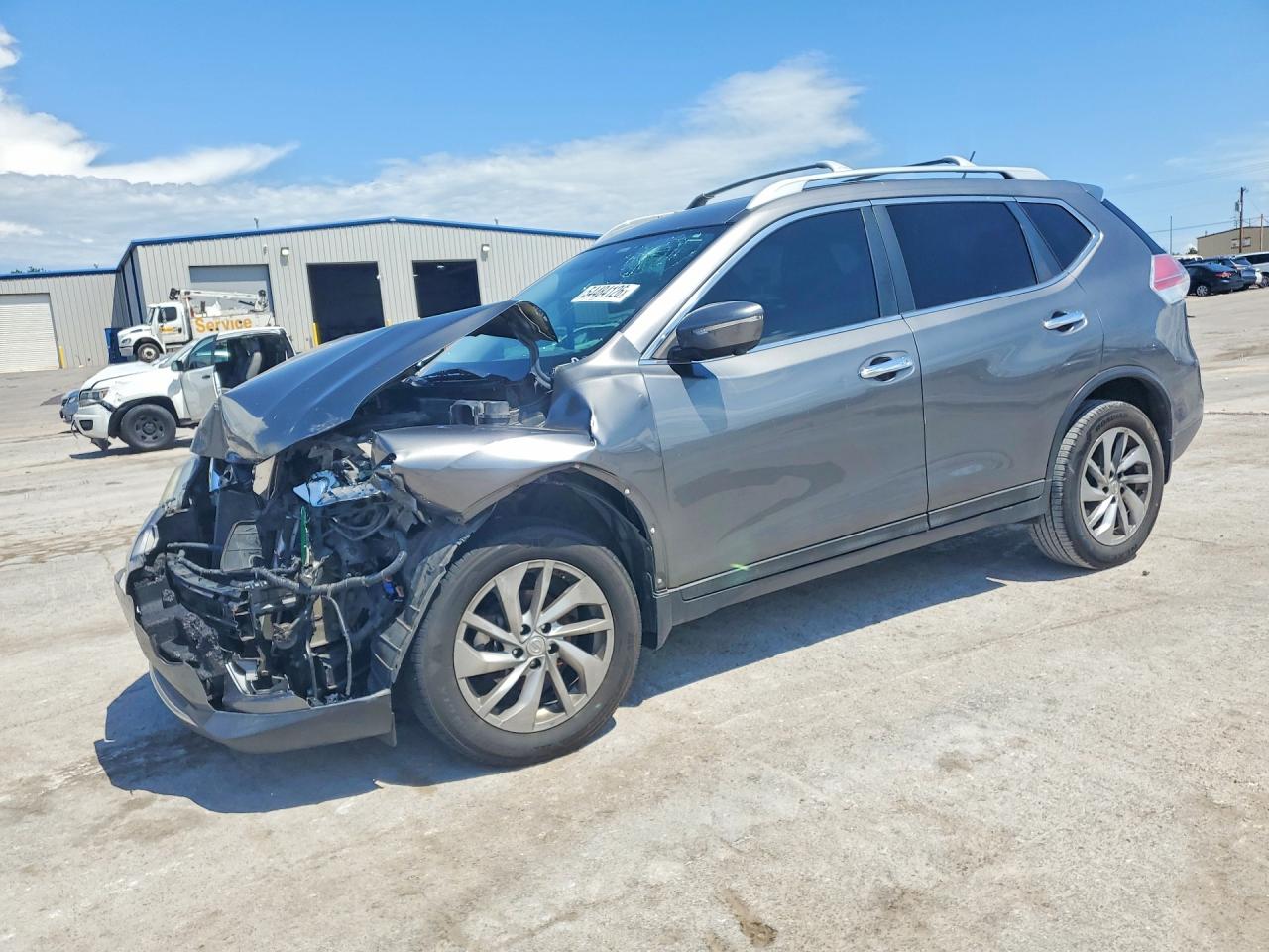 Salvage Nissan Rogue Image