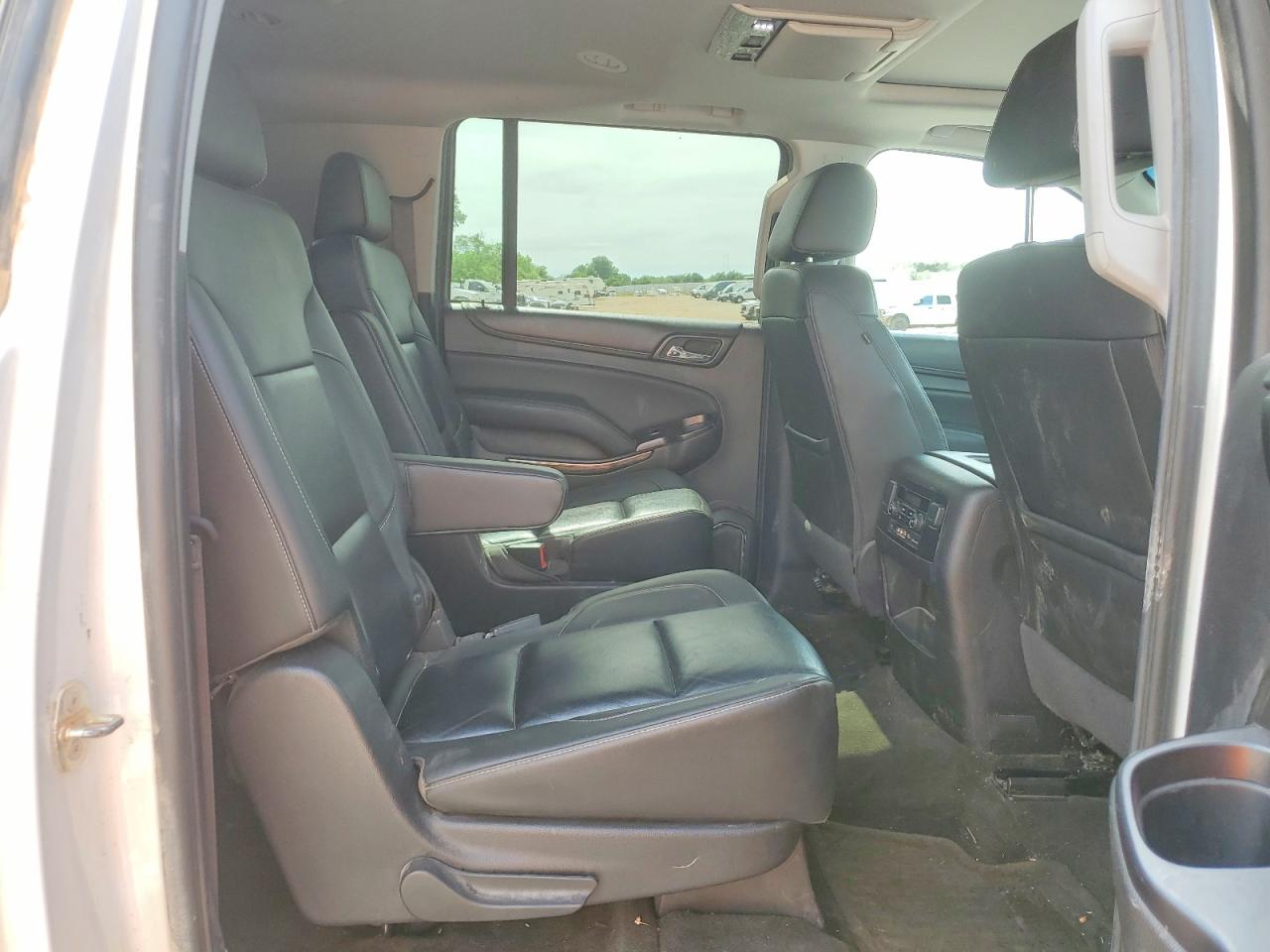 Chevrolet Suburban C1500 Lt