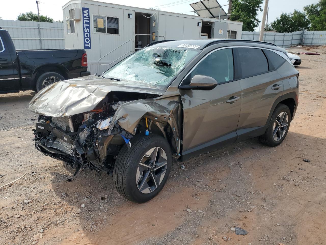 Salvage Hyundai TUCSON Image