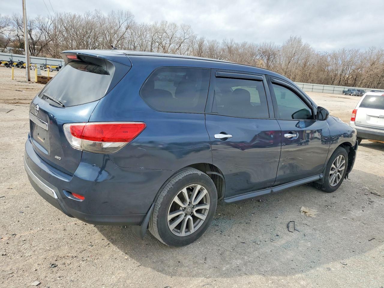 Nissan Pathfinder S