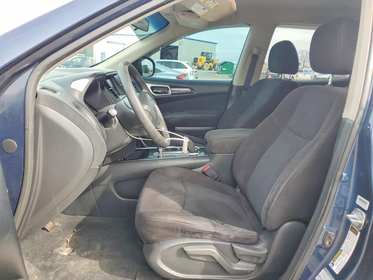 Nissan Pathfinder S