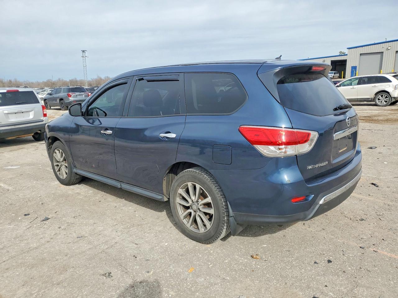 Nissan Pathfinder S