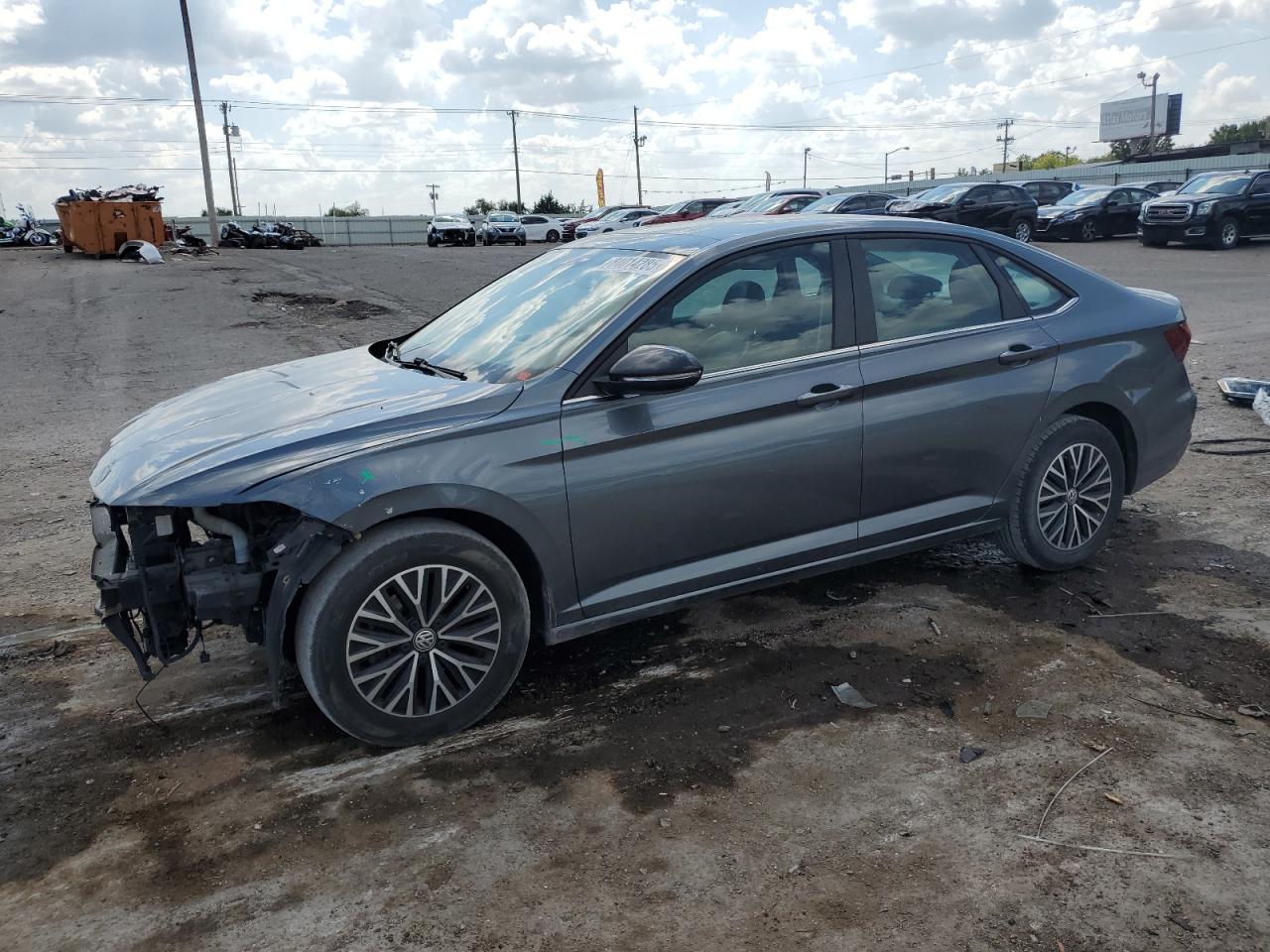 Salvage Volkswagen Jetta Image