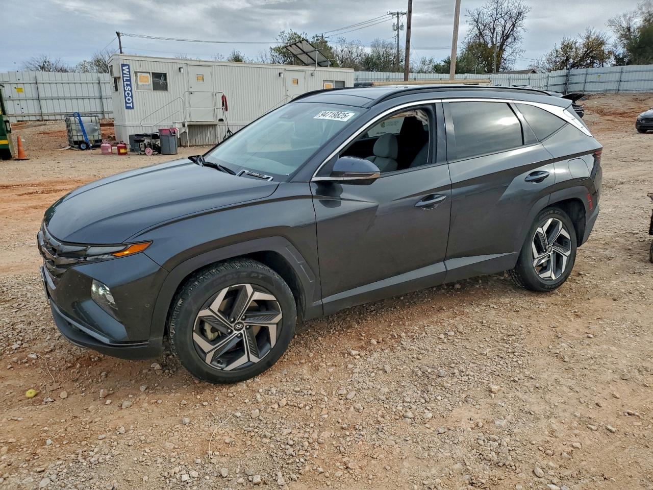 Salvage Hyundai TUCSON Image