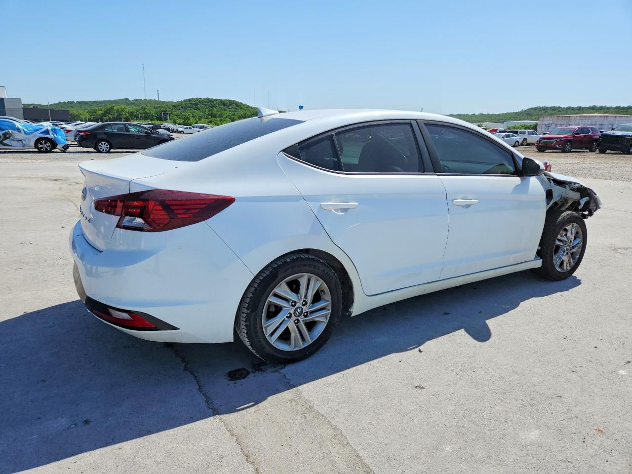 Hyundai ELANTRA Sel