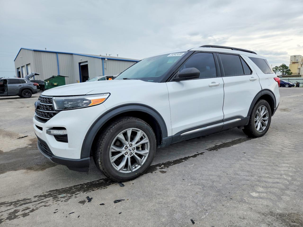 Salvage Ford Explorer Image