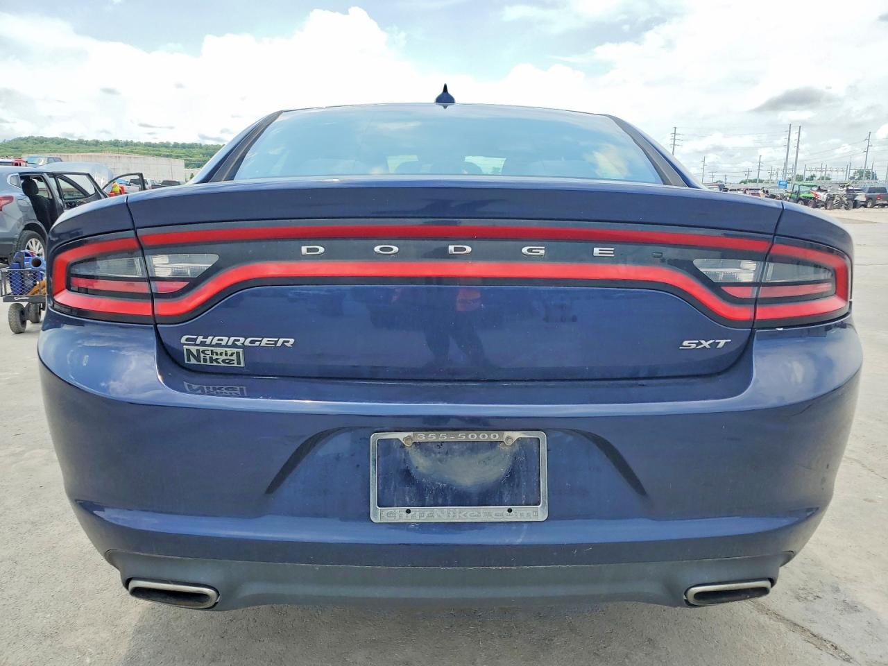 Dodge Charger Sxt
