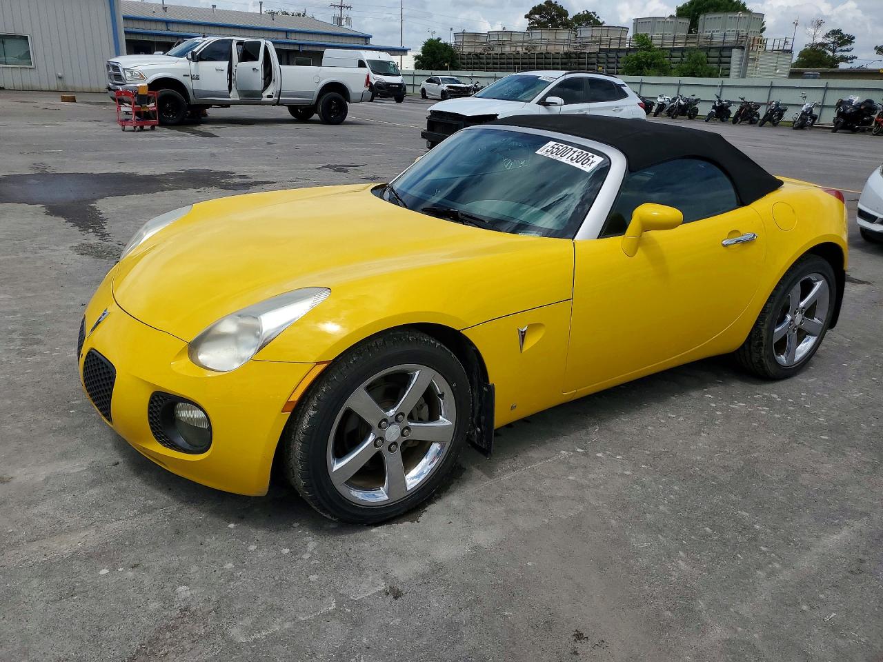 Salvage Pontiac Solstice Image