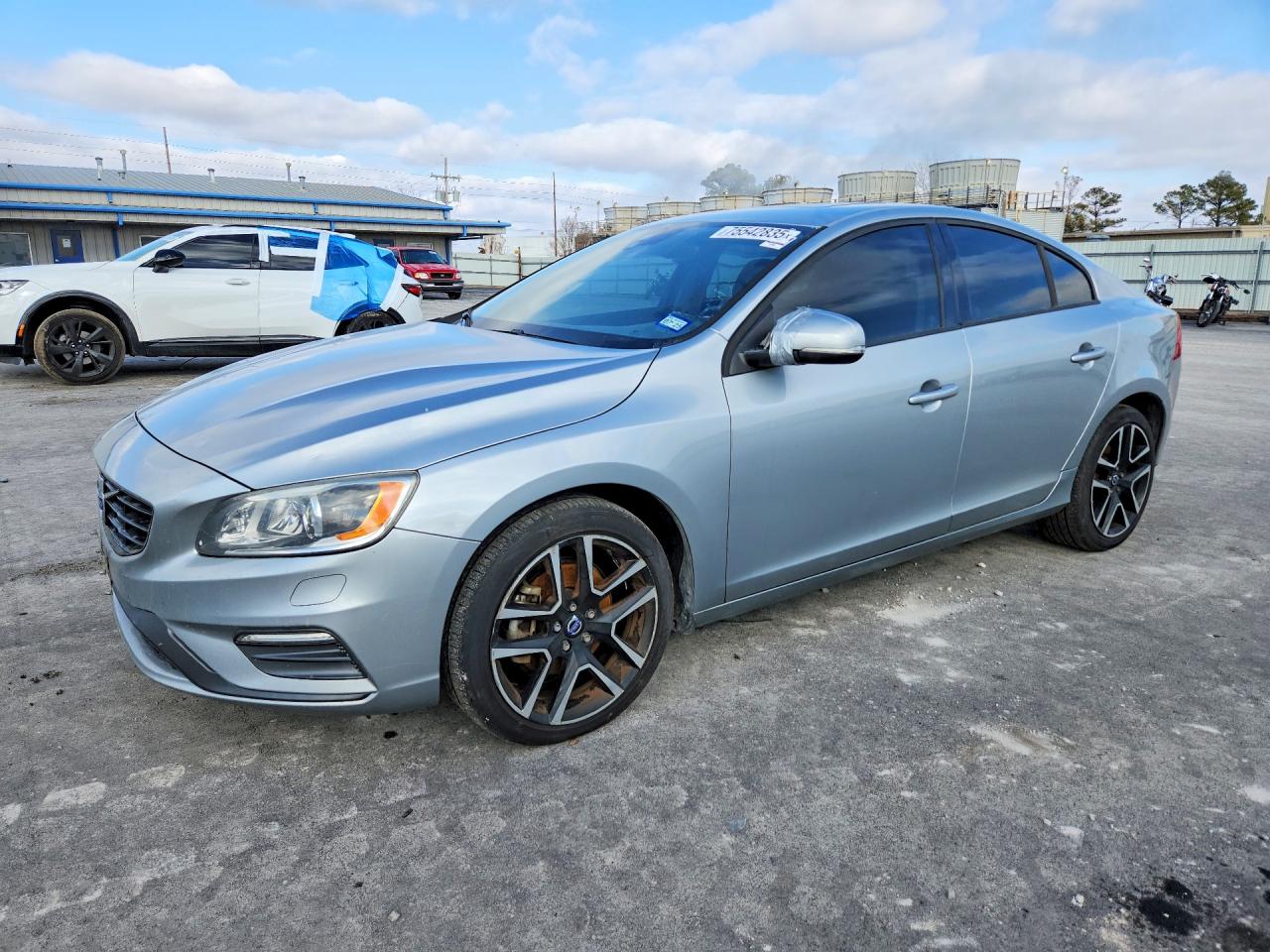 Salvage Volvo S60 Image