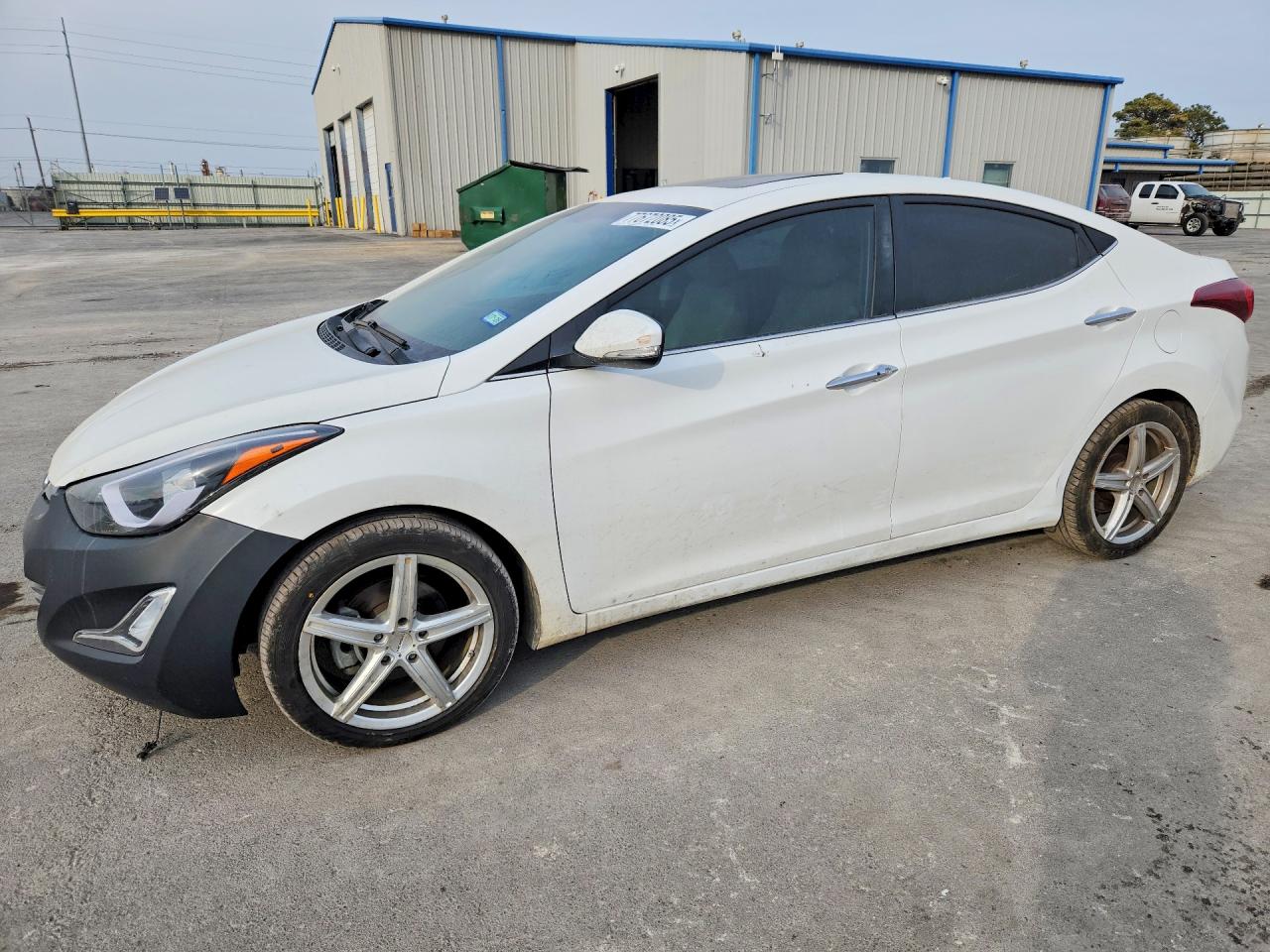 Salvage Hyundai ELANTRA Image