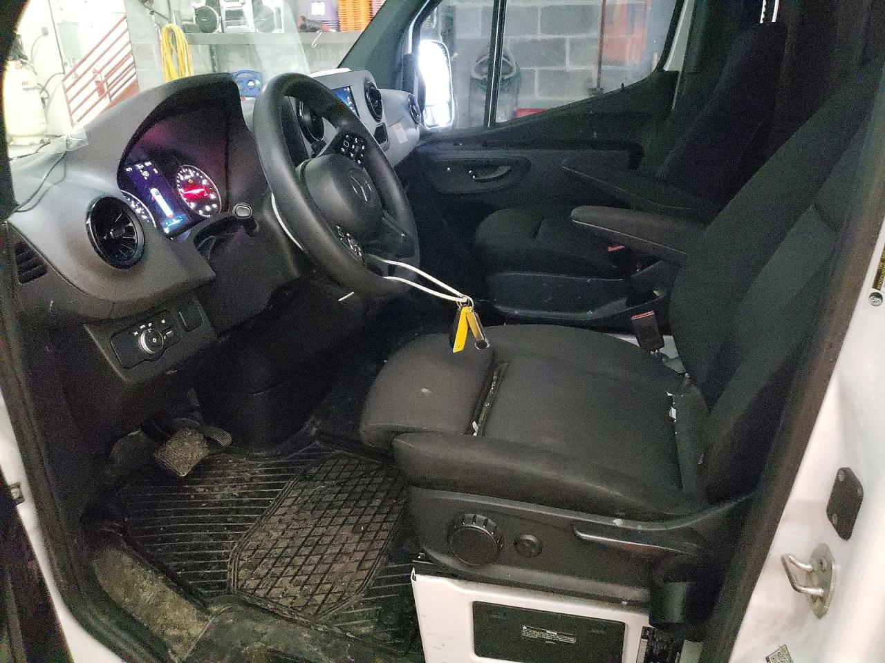 Mercedes-Benz Sprinter 2500